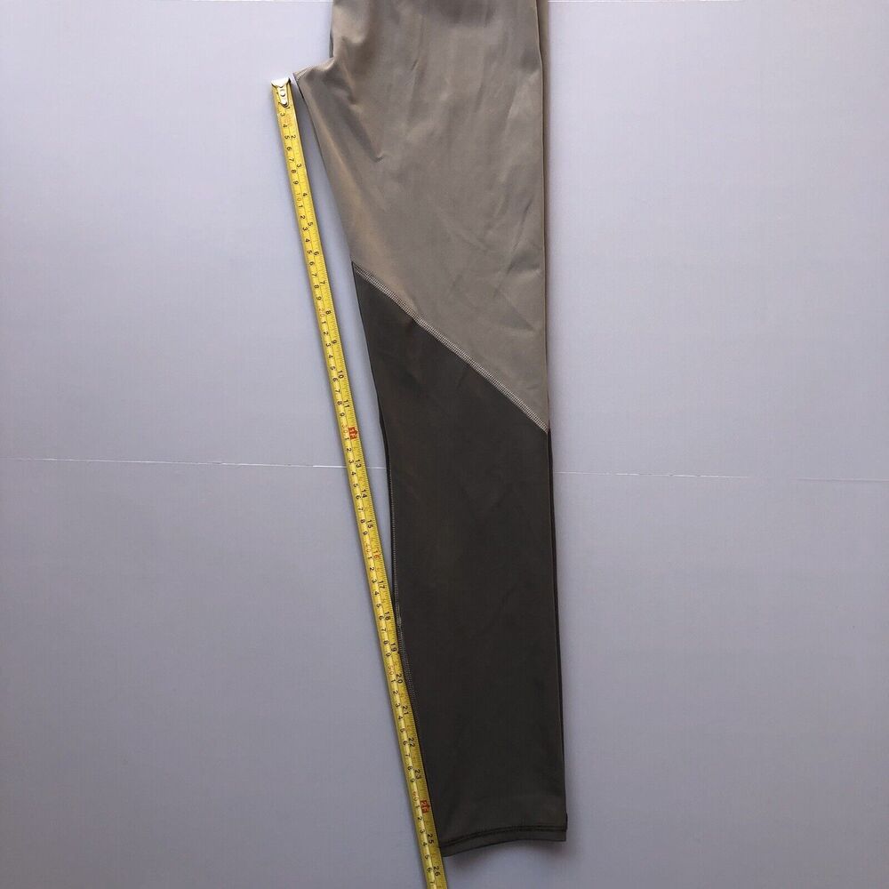 Vuori Colorblock Studio Legging in Light Oregano Size Small High Rise. LIKE NEW! - Picture 9 of 11